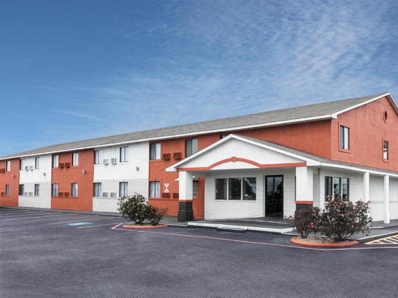 Howard Johnson By Wyndham Near Schlitterbahn New Braunfels Ngoại thất bức ảnh
