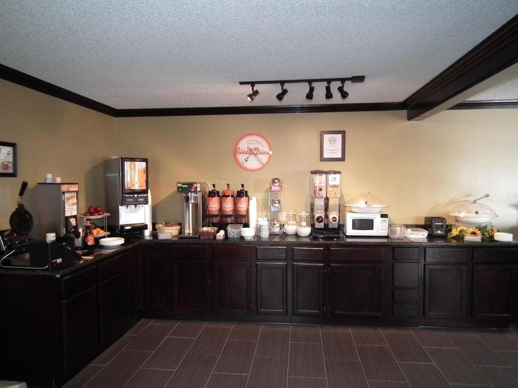 Howard Johnson By Wyndham Near Schlitterbahn New Braunfels Ngoại thất bức ảnh