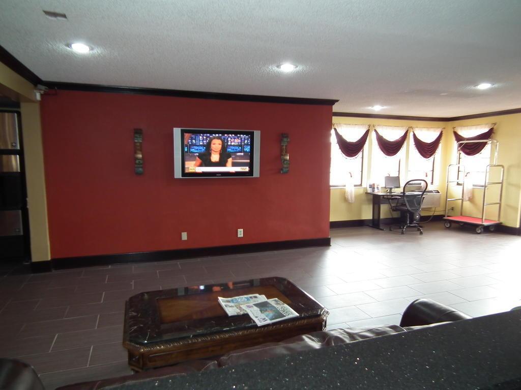 Howard Johnson By Wyndham Near Schlitterbahn New Braunfels Ngoại thất bức ảnh