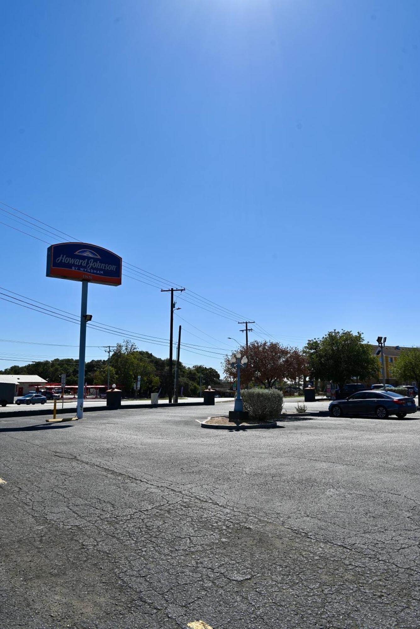 Howard Johnson By Wyndham Near Schlitterbahn New Braunfels Ngoại thất bức ảnh