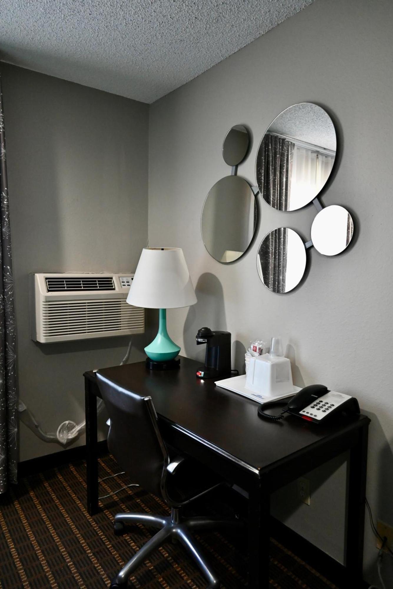 Howard Johnson By Wyndham Near Schlitterbahn New Braunfels Ngoại thất bức ảnh